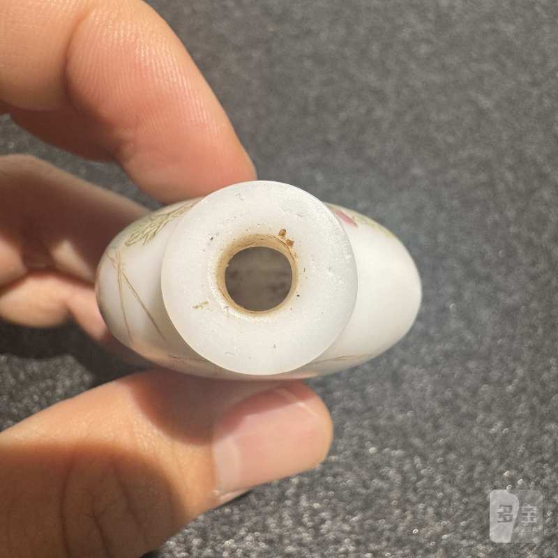 清 料胎画珐琅花卉游鸟图鼻烟壶 - 图6